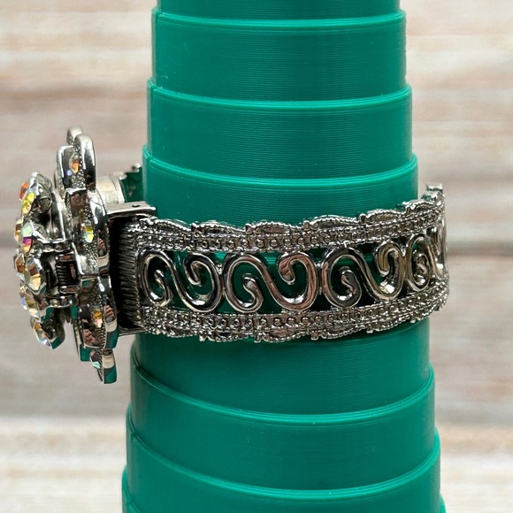 Mondu Flip Rhinestone Flower Cuff Bracelet Watch Silver‎ Tone Quartz Japan Movt main image 8